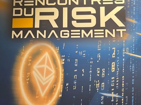 irigeants de PME en France en réunion stratégique sur la cyberassurance et le risque cyber